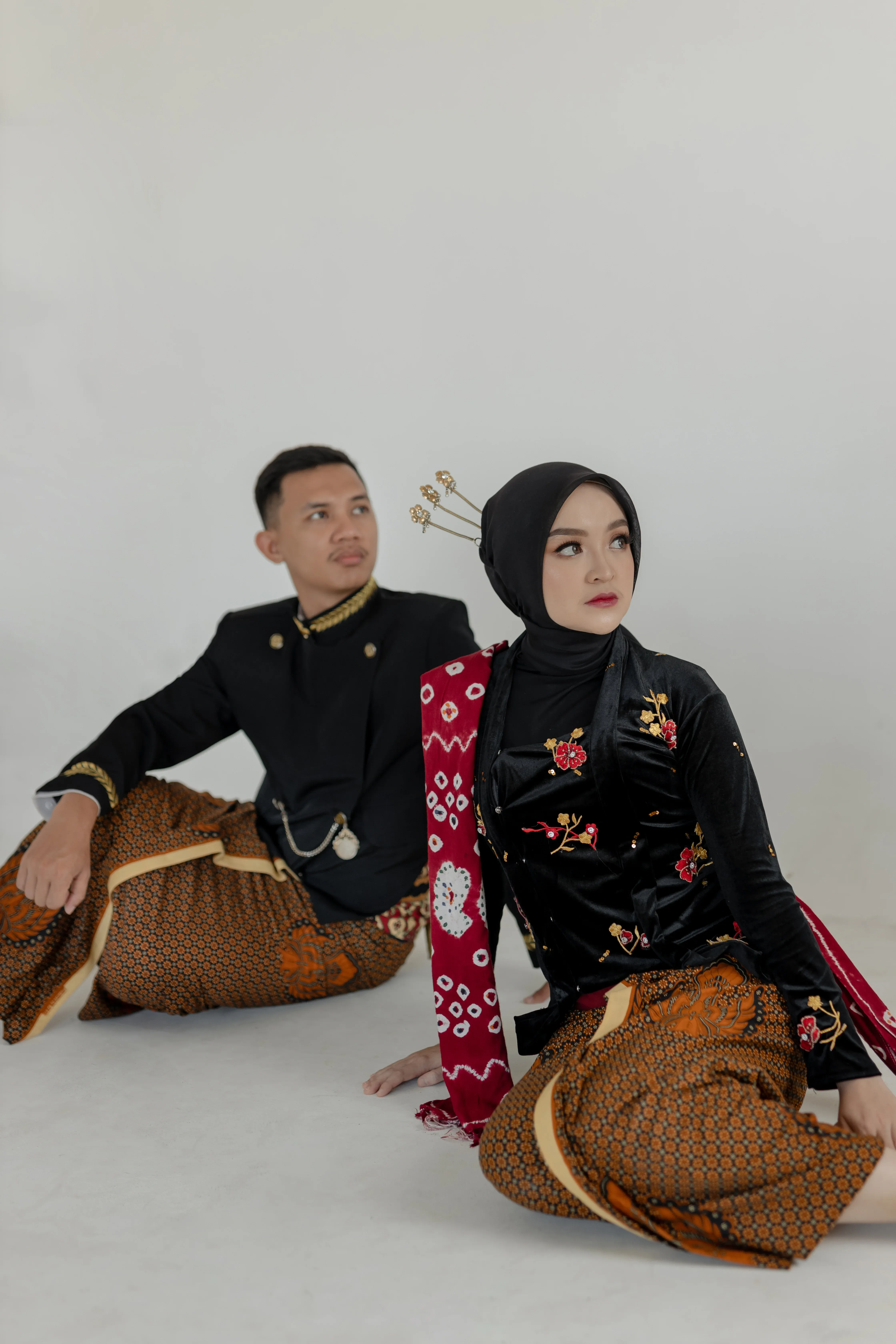 Bludru hitam payet kecil - 1