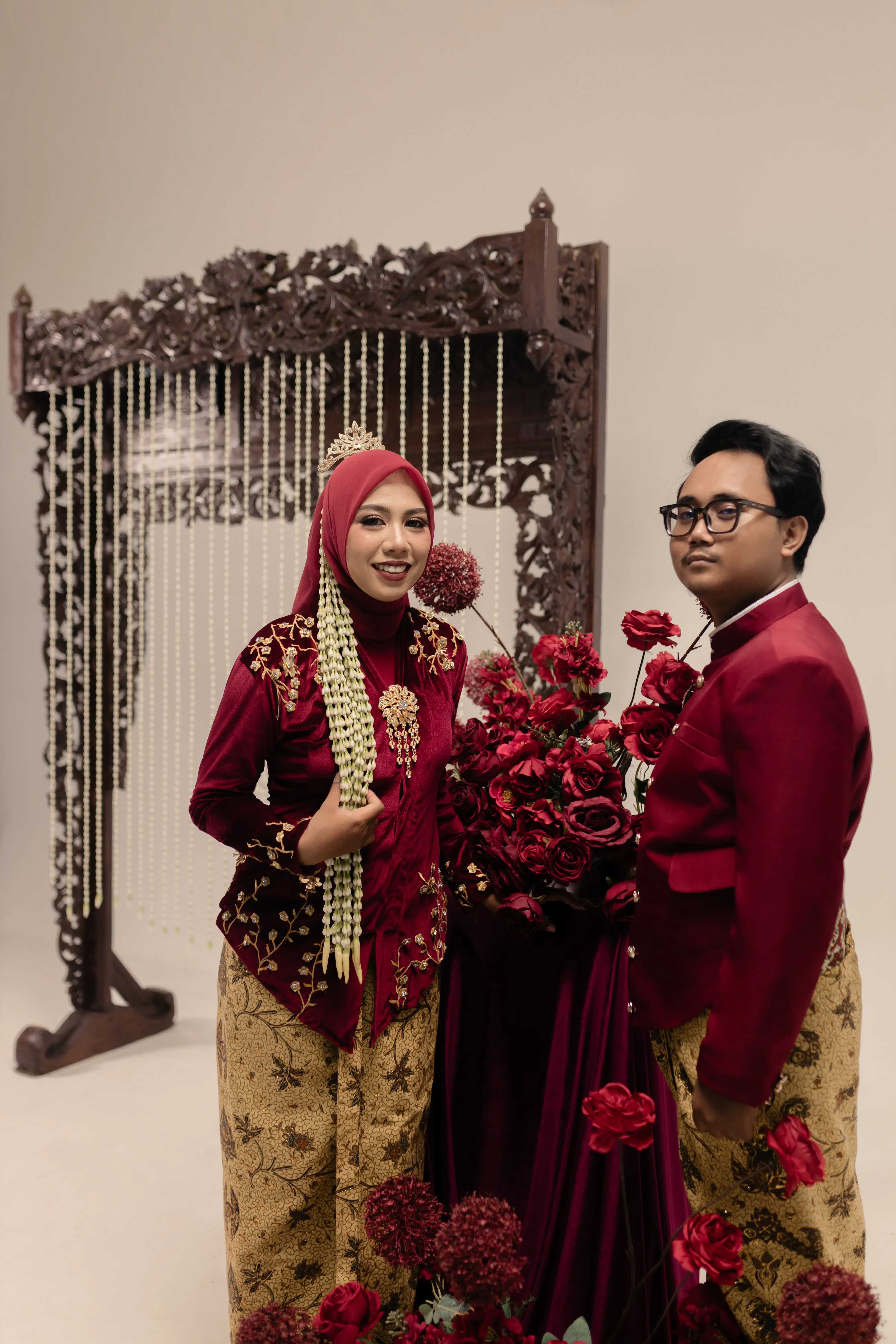 Bludru Kebaya - Merah Gold - 2