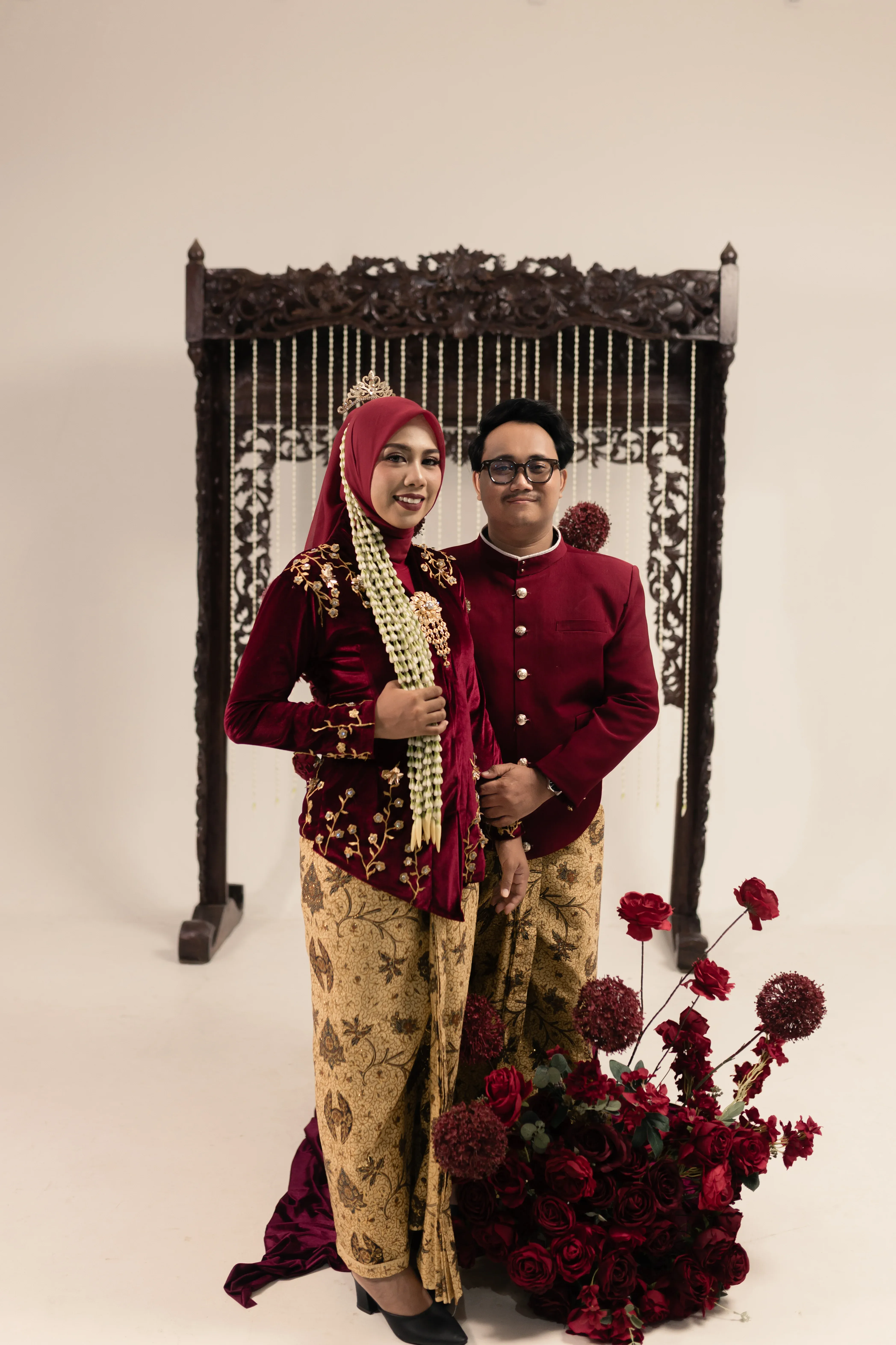 Bludru Kebaya - Merah Gold - 4