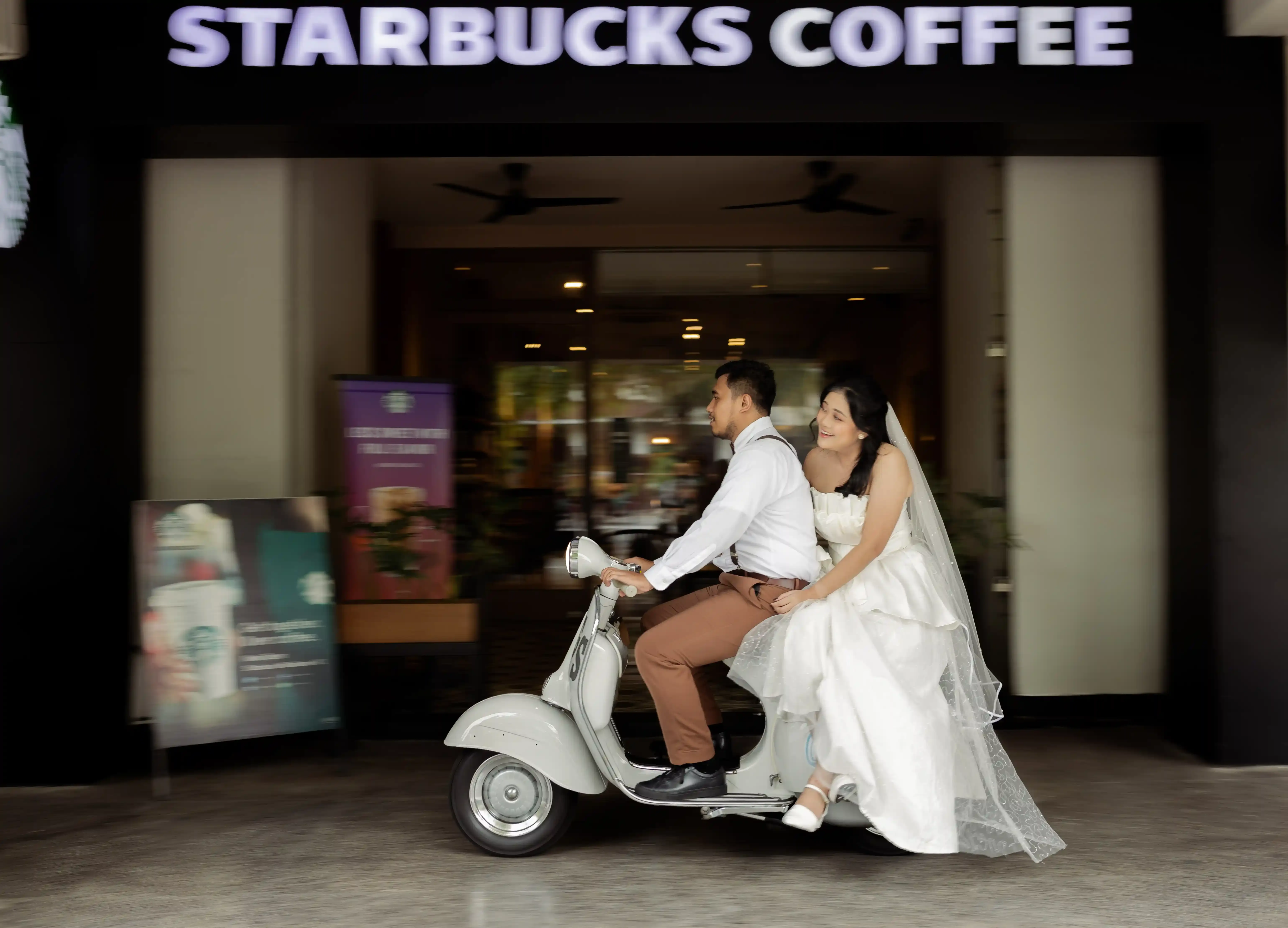 Bioskop XXI, Starbuck Coffe - 4