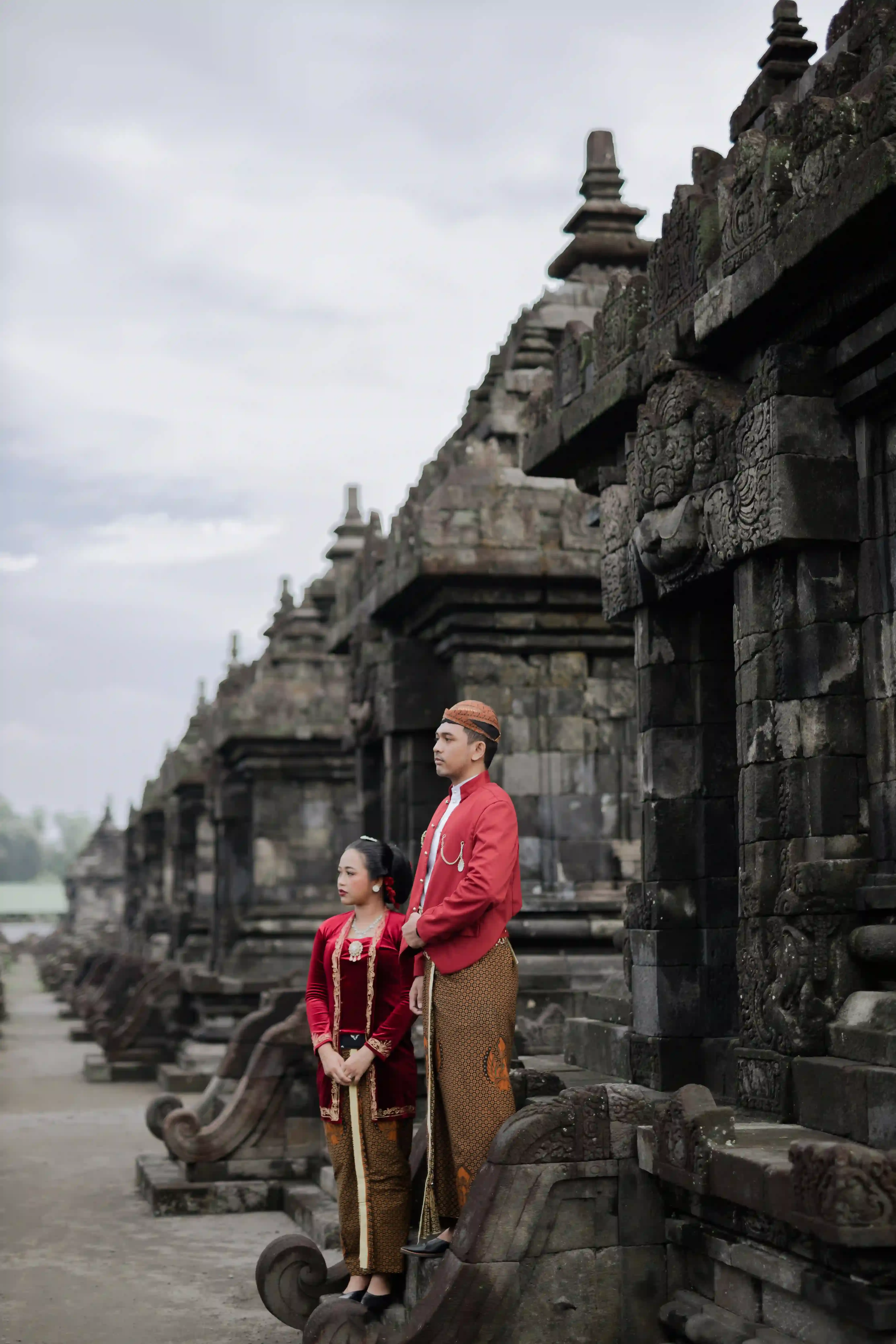 Bludru Merah Kutubaru Bordir Panjang - 9