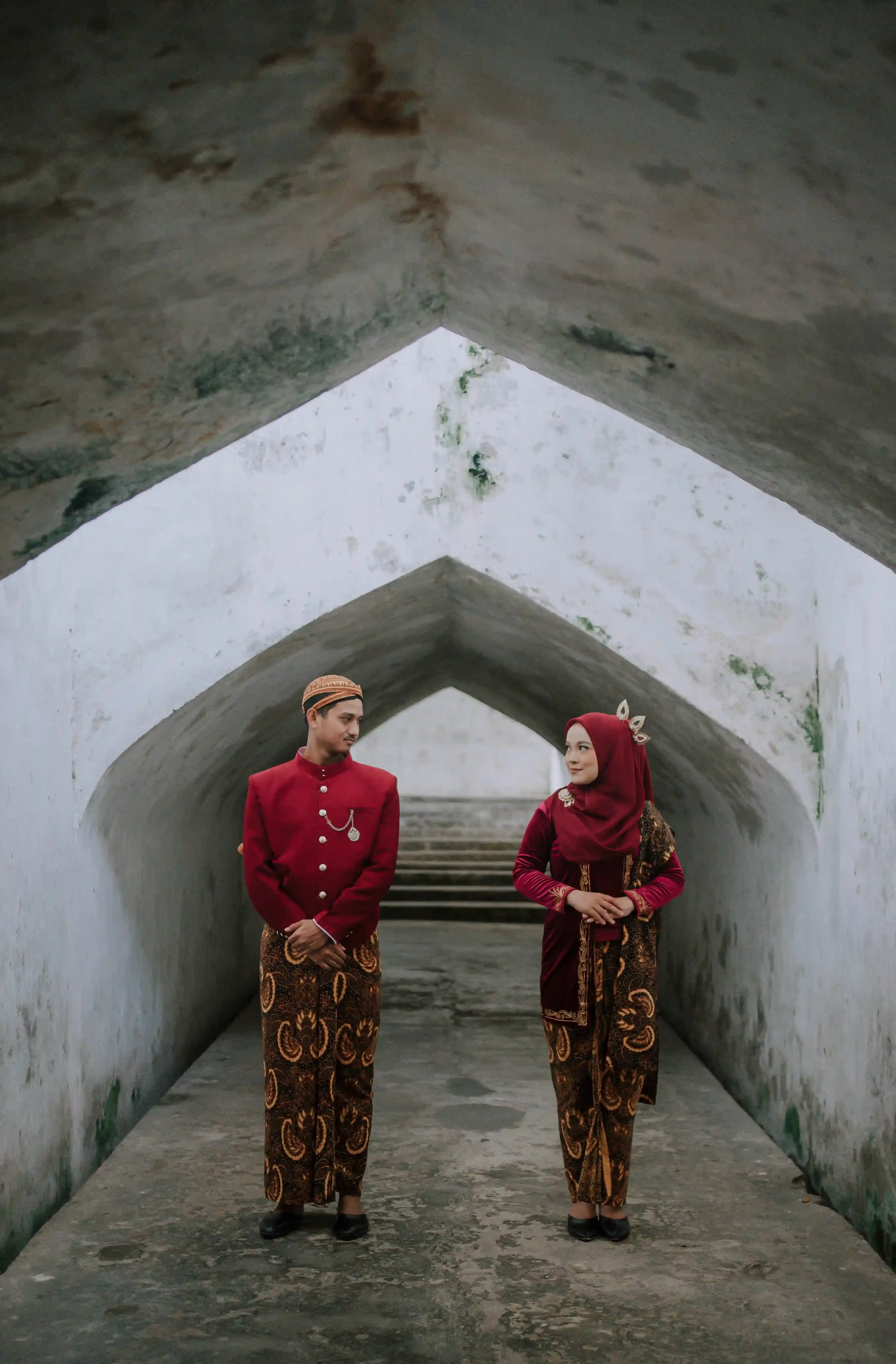 Bludru Merah Kutubaru Bordir Panjang - 6