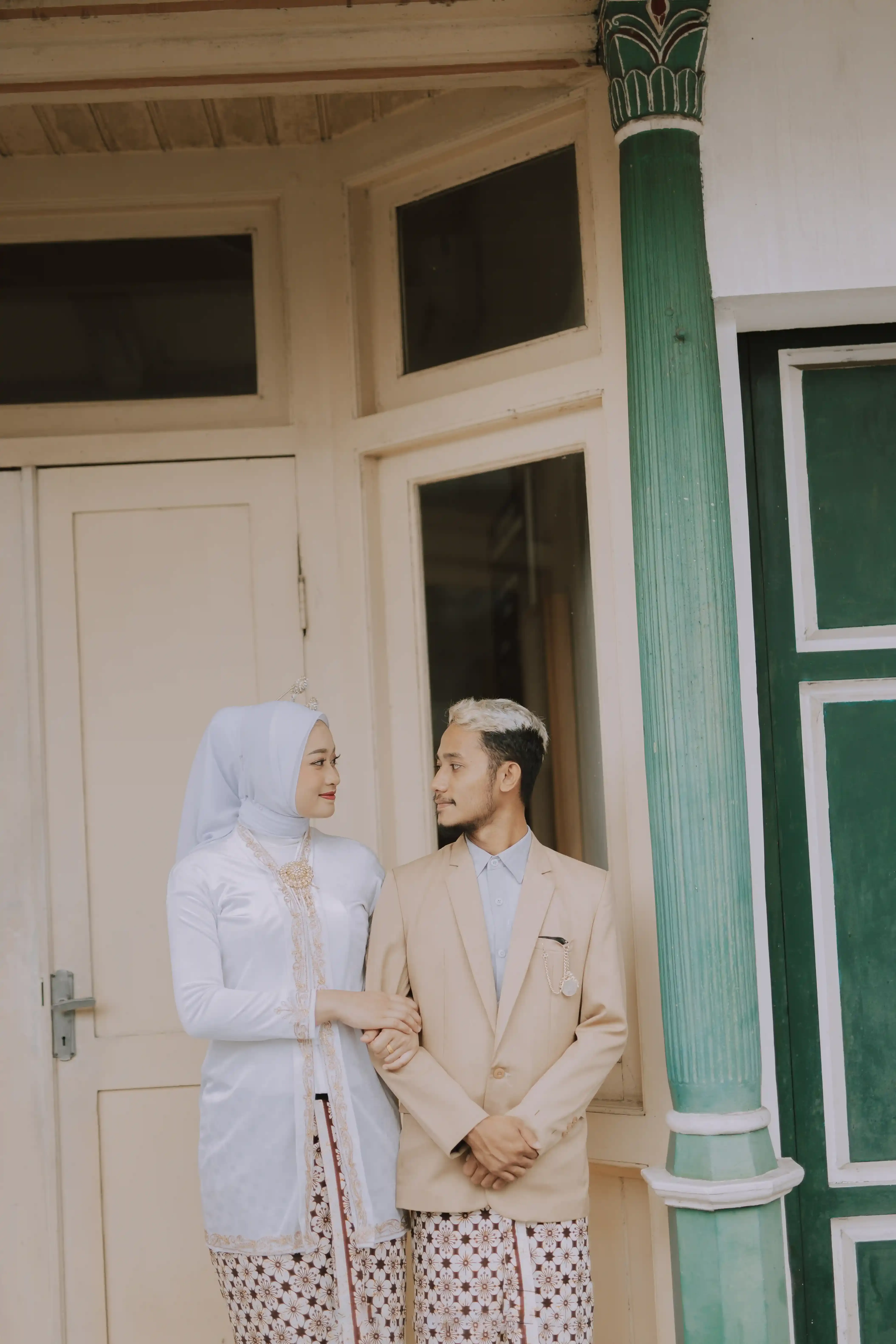 Bludru Putih Kartini Bordir Panjang - 5