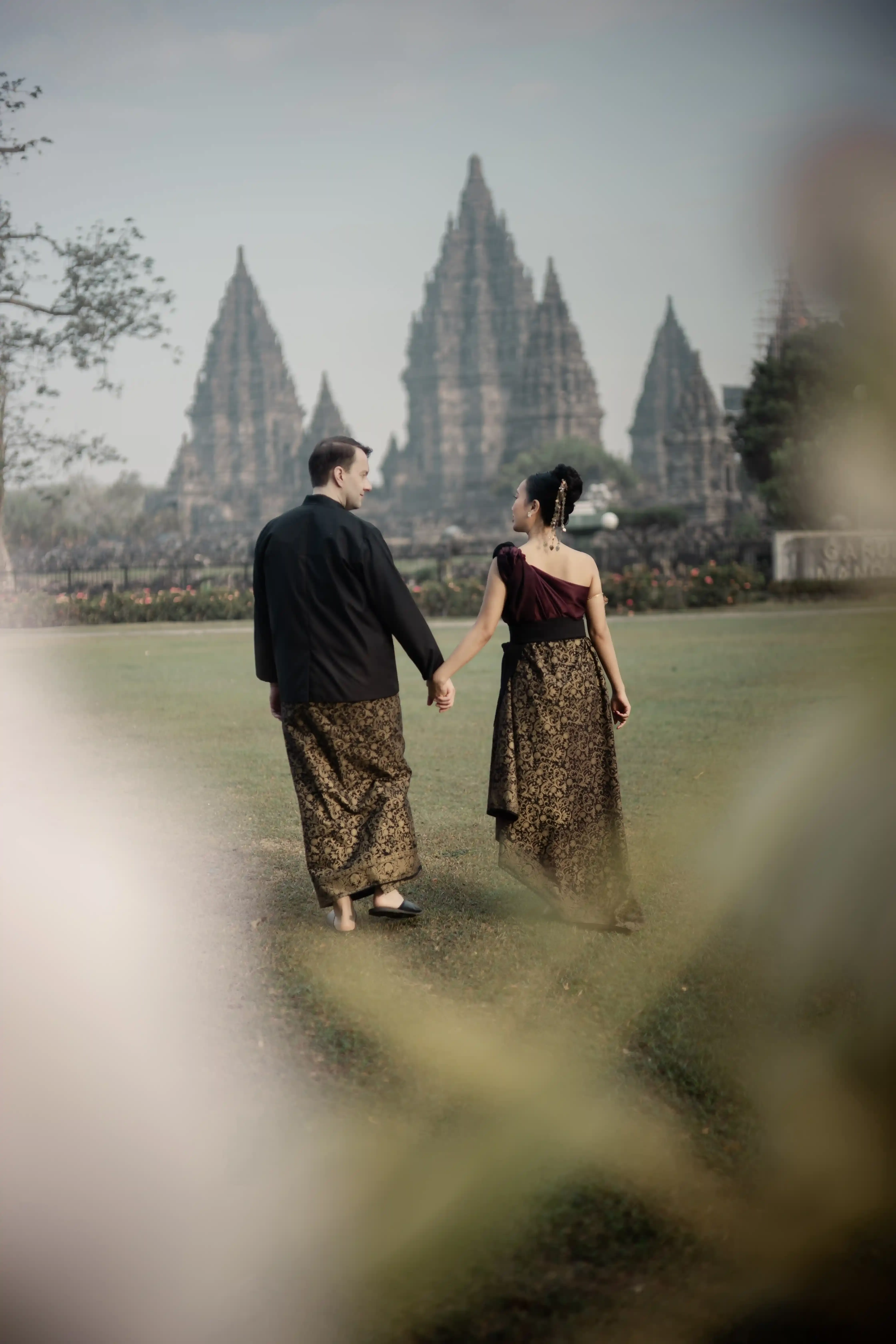 Kain modifkasi prambanan merah hitam - 7