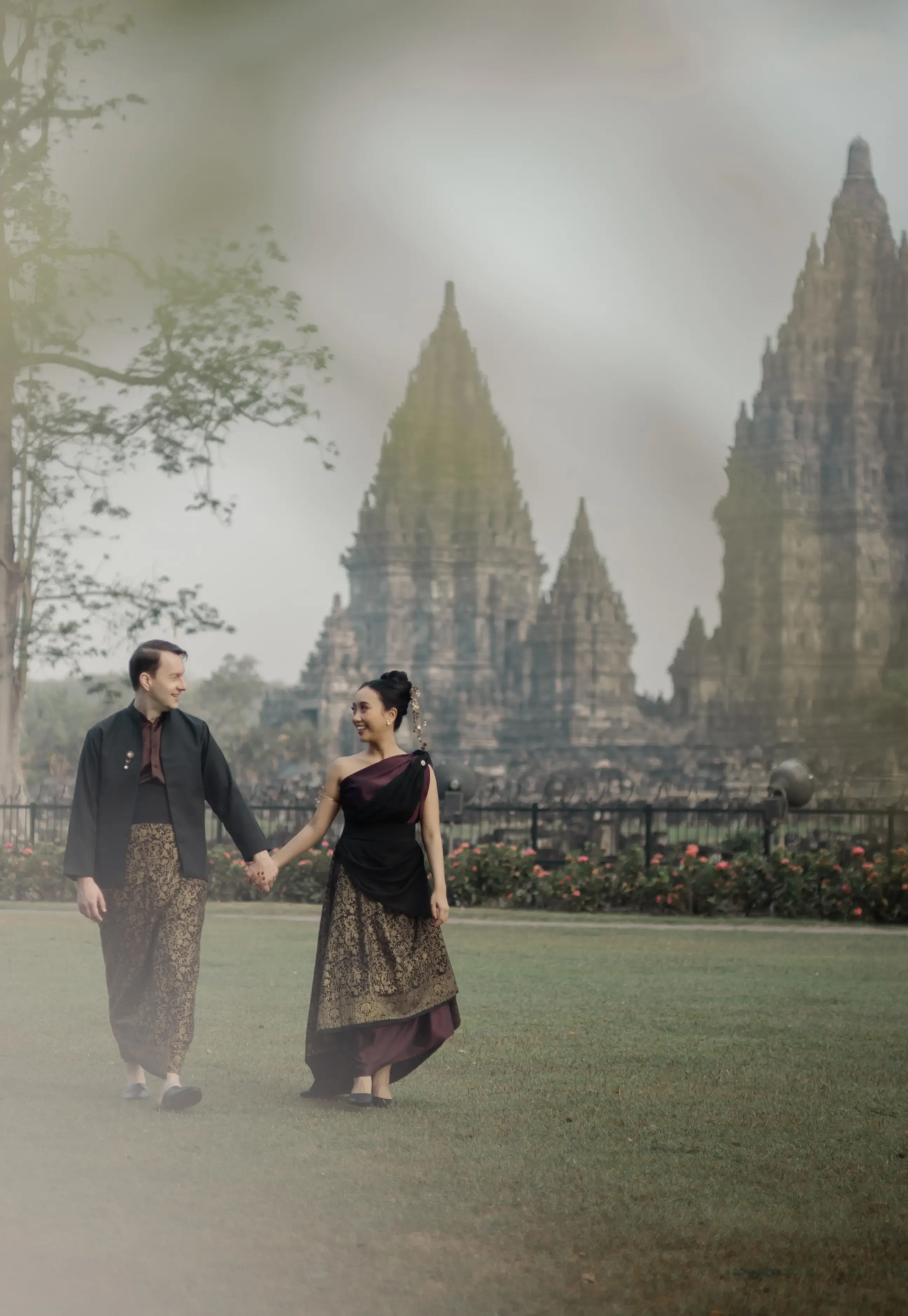 Kain modifkasi prambanan merah hitam - 3