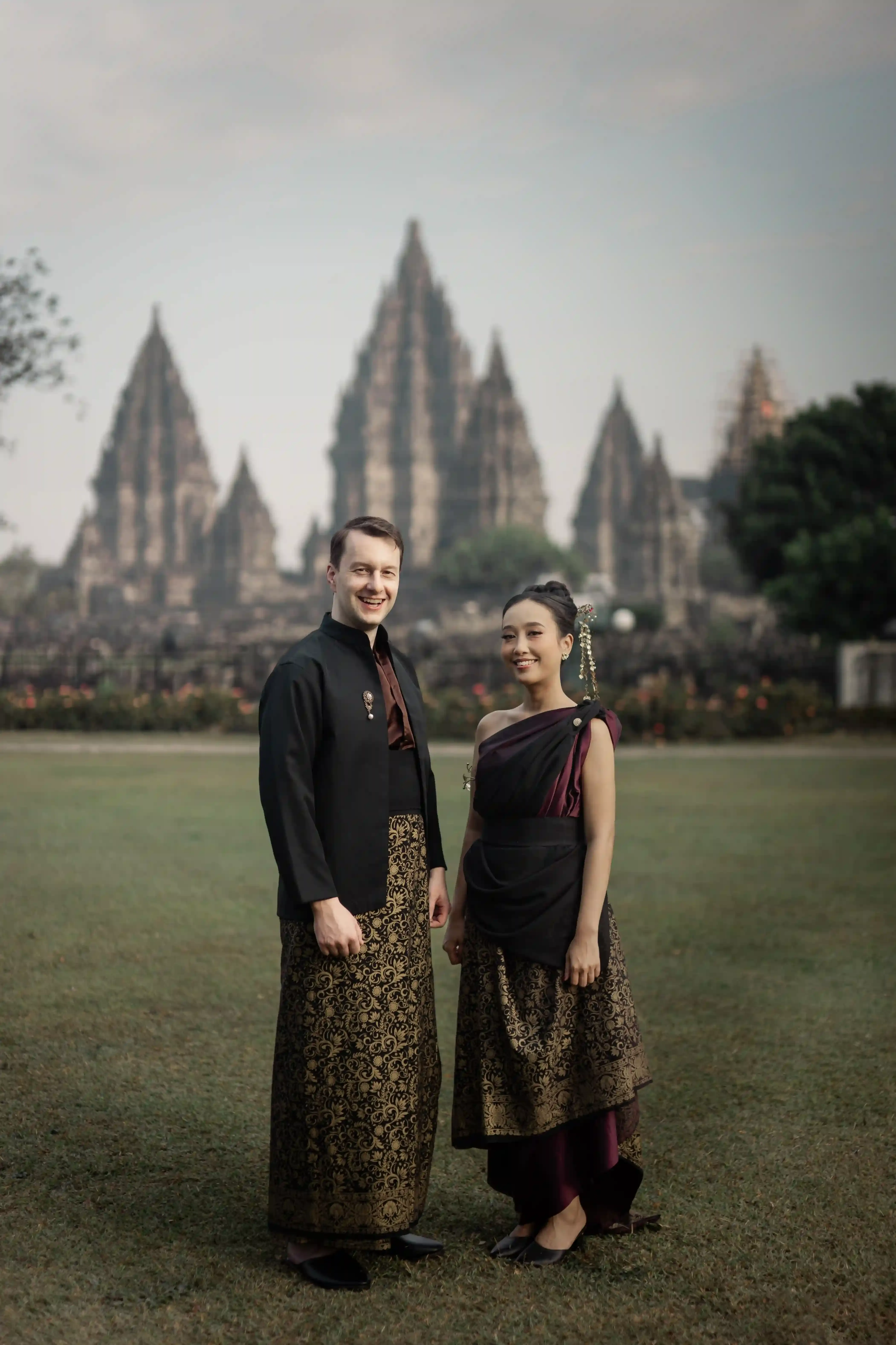 Kain modifkasi prambanan merah hitam - 2