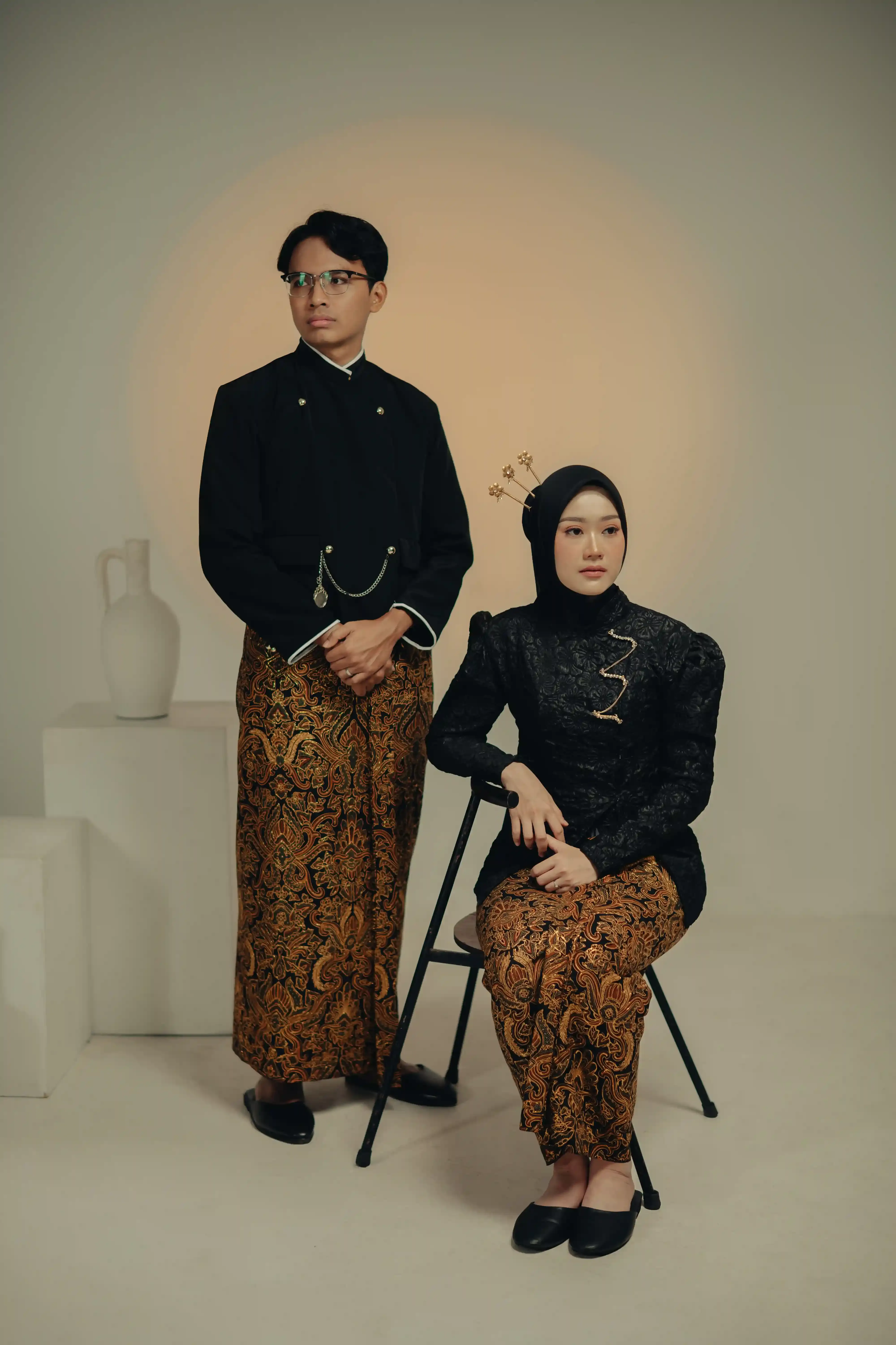 Solo Hitam Polos - 1