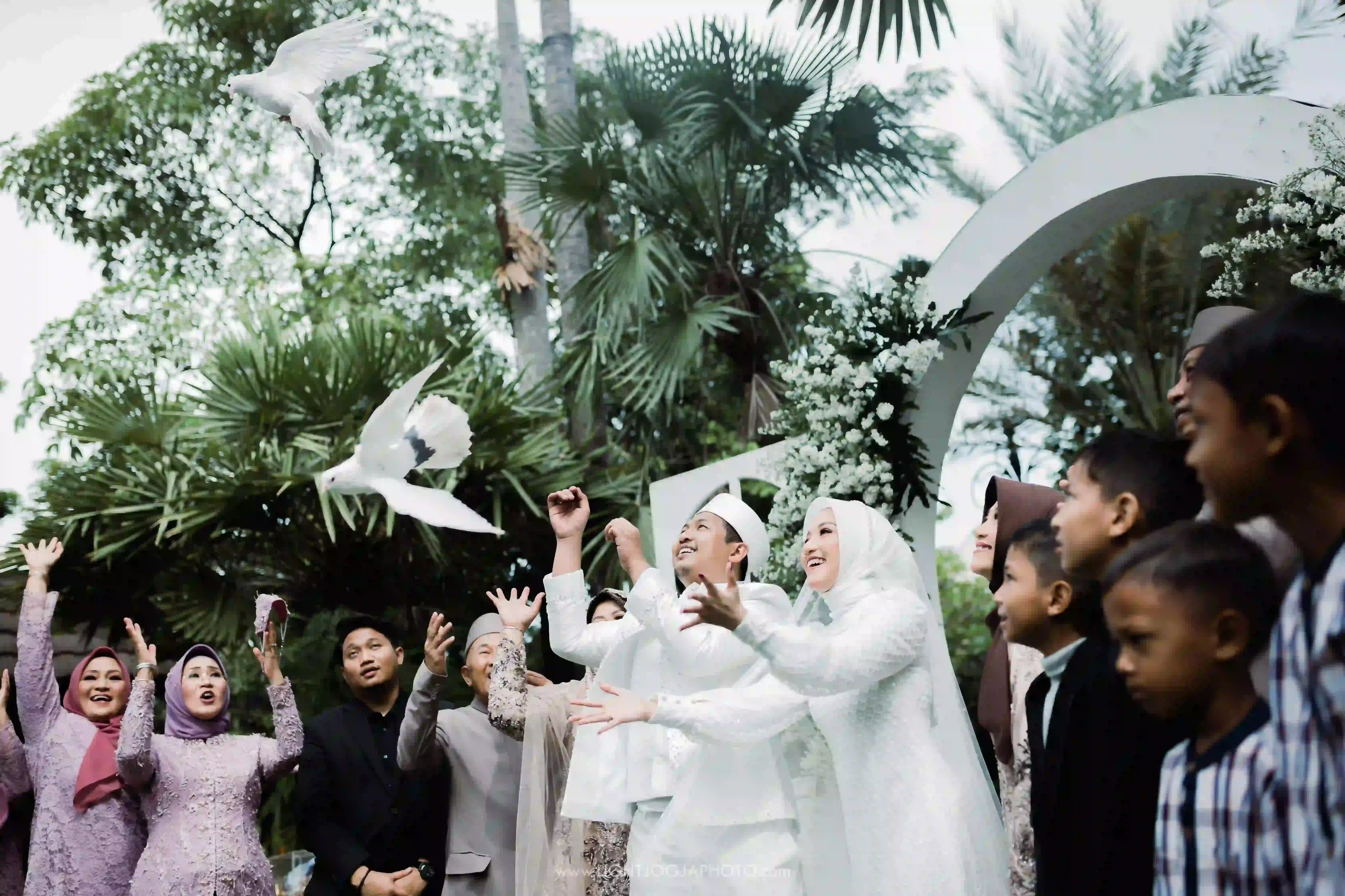 Graha Setyowati - 12
