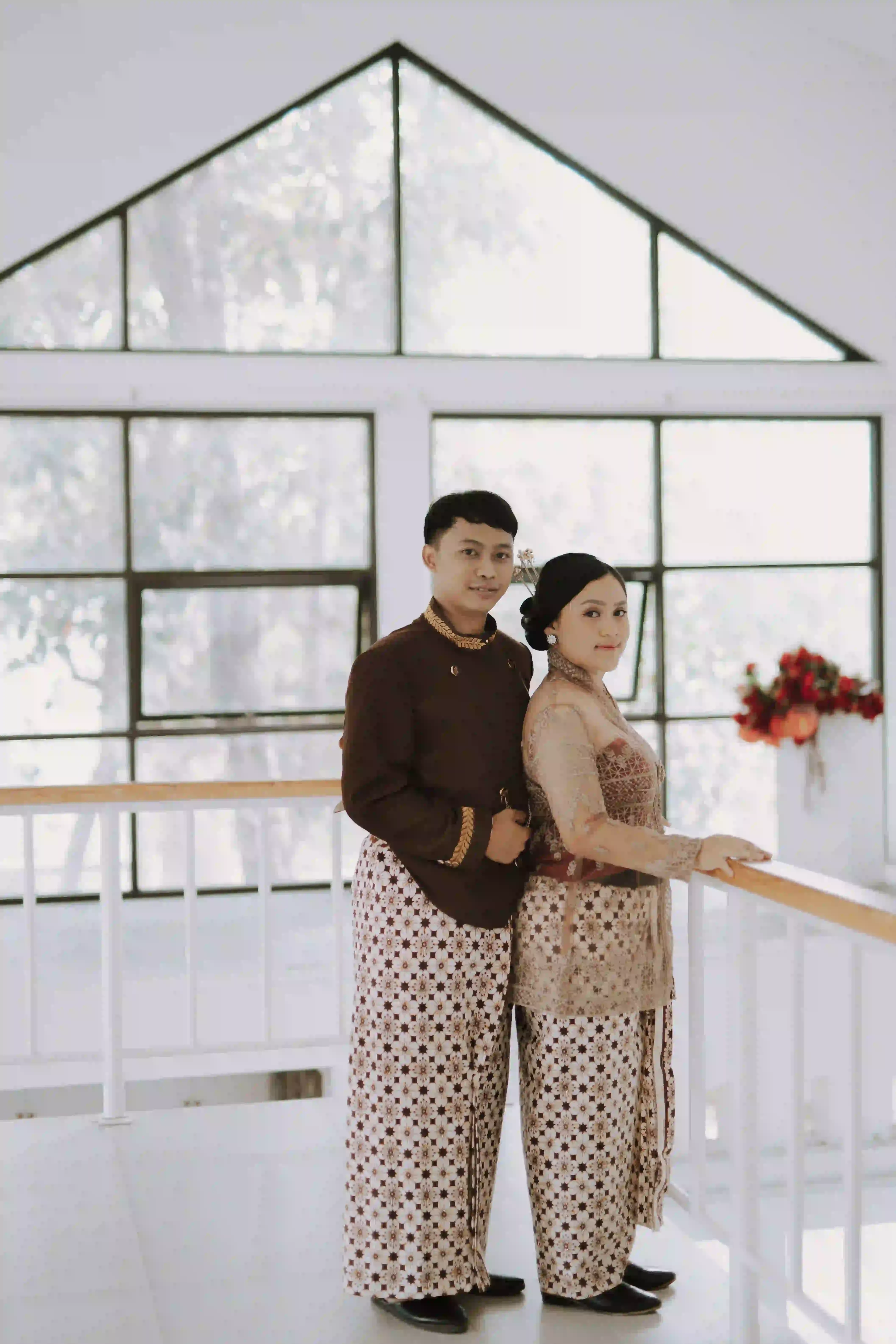 Jarik Klasik | Latar Putih - Ceplok [2 Jarik] - 1
