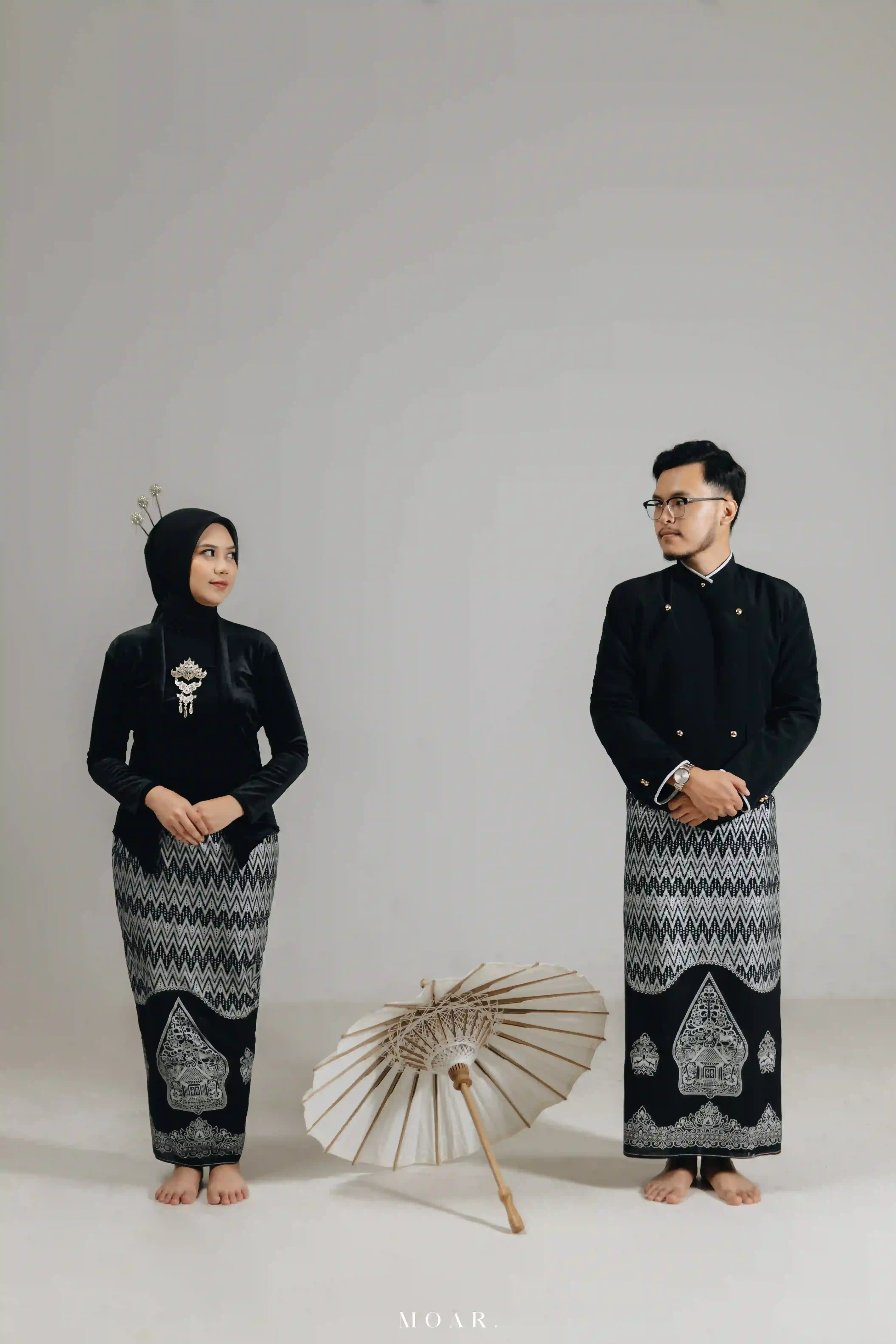 Jarik Kontemporer | Hitam - Gunungan Wayang [2 Jarik] - 1