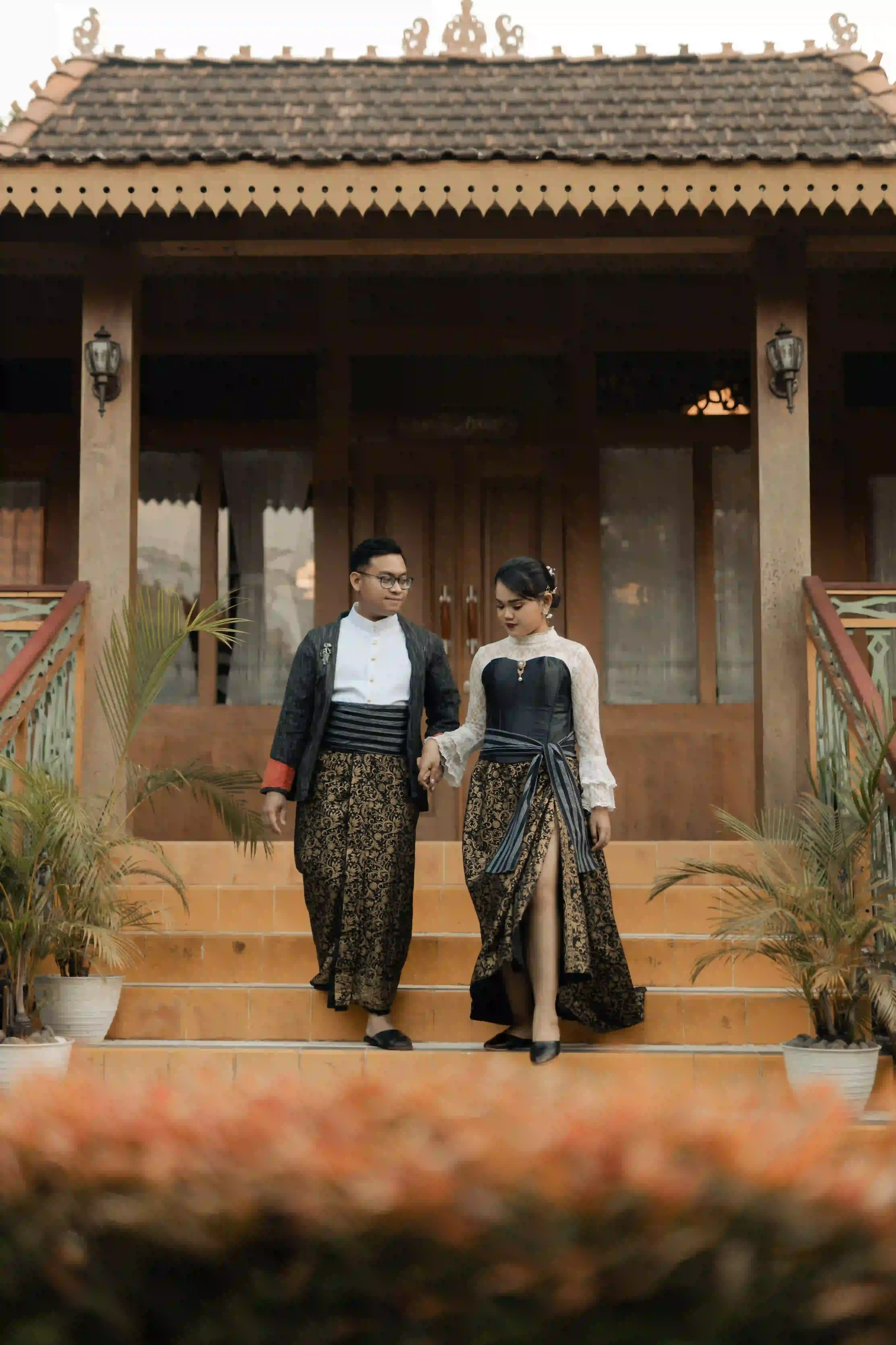 Outer Adat | Lurik hujan gerimis - Lurik & Merah | M