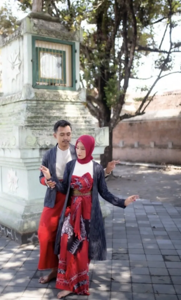 Outer Adat | Lurik hujan gerimis - Lurik & Merah | M - 2