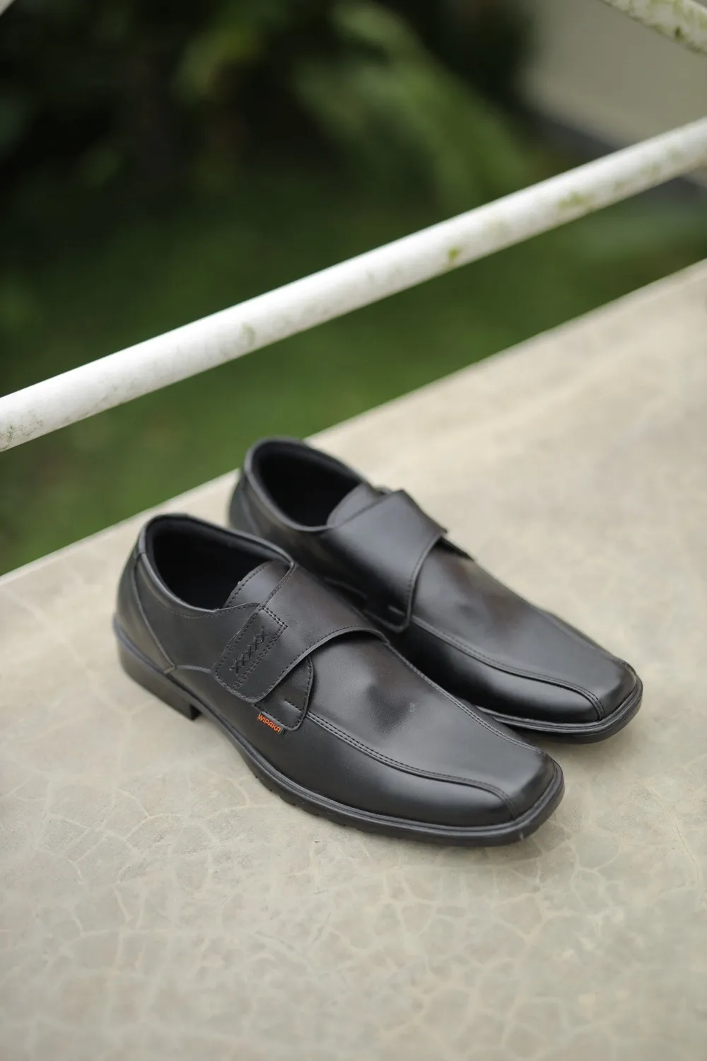 Sepatu Cowo