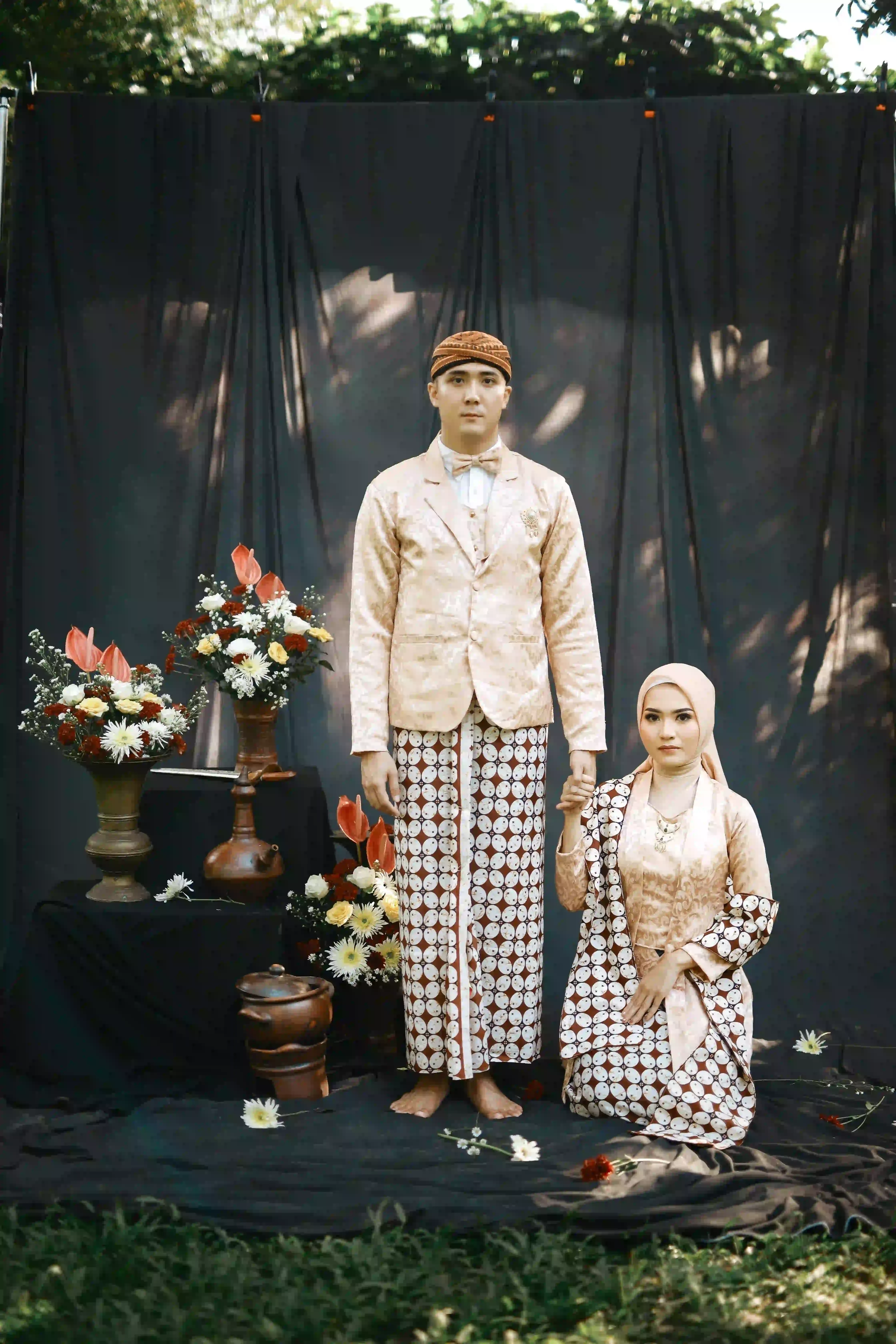 Kebaya Signature | Kebaya Coklat Muda / Emas Kutubaru Jaguard | S - M - 3