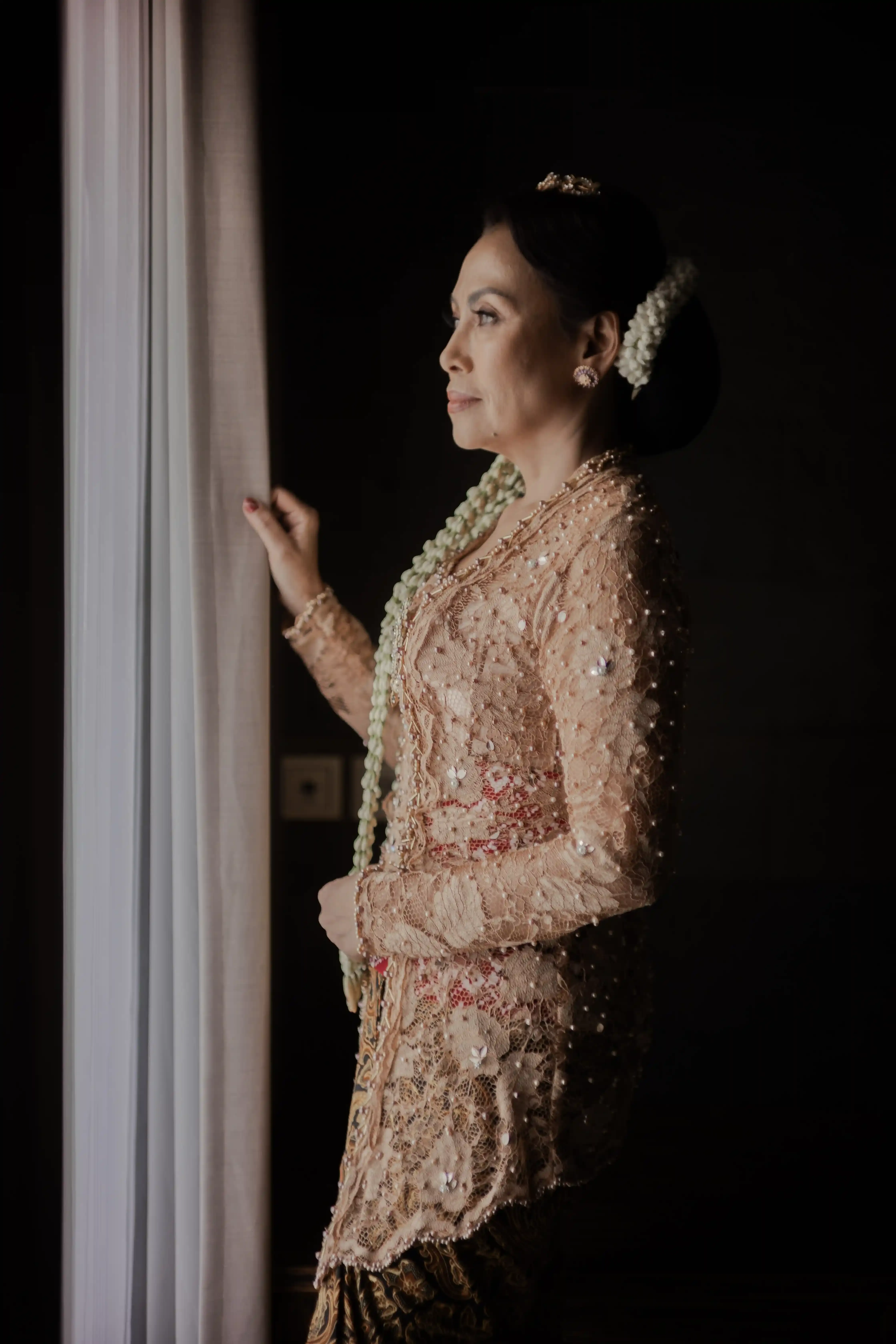 Kebaya Signature | Kebaya Coklat Muda Payet simple | S - M - 5