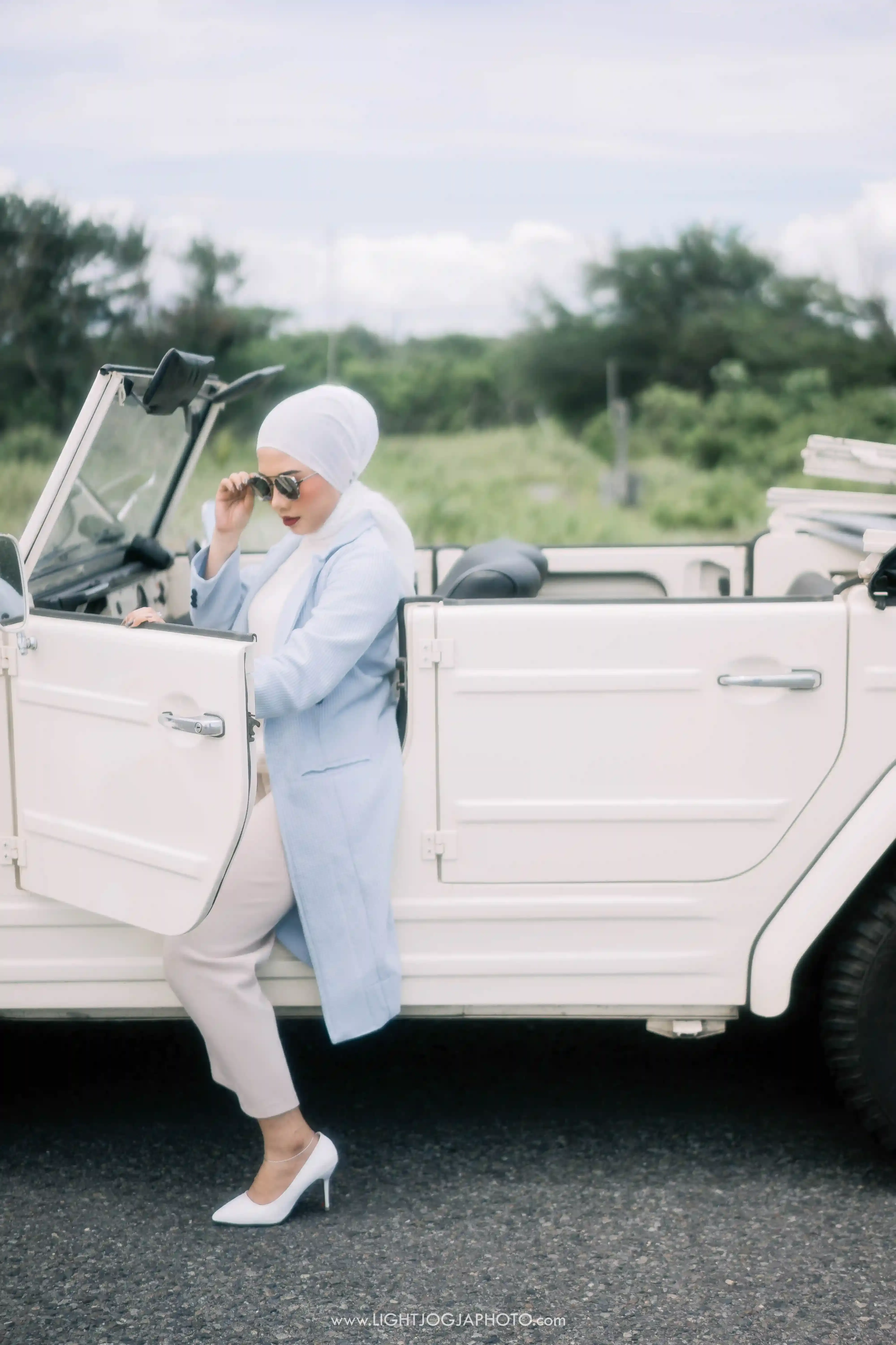Outer Woman - 4