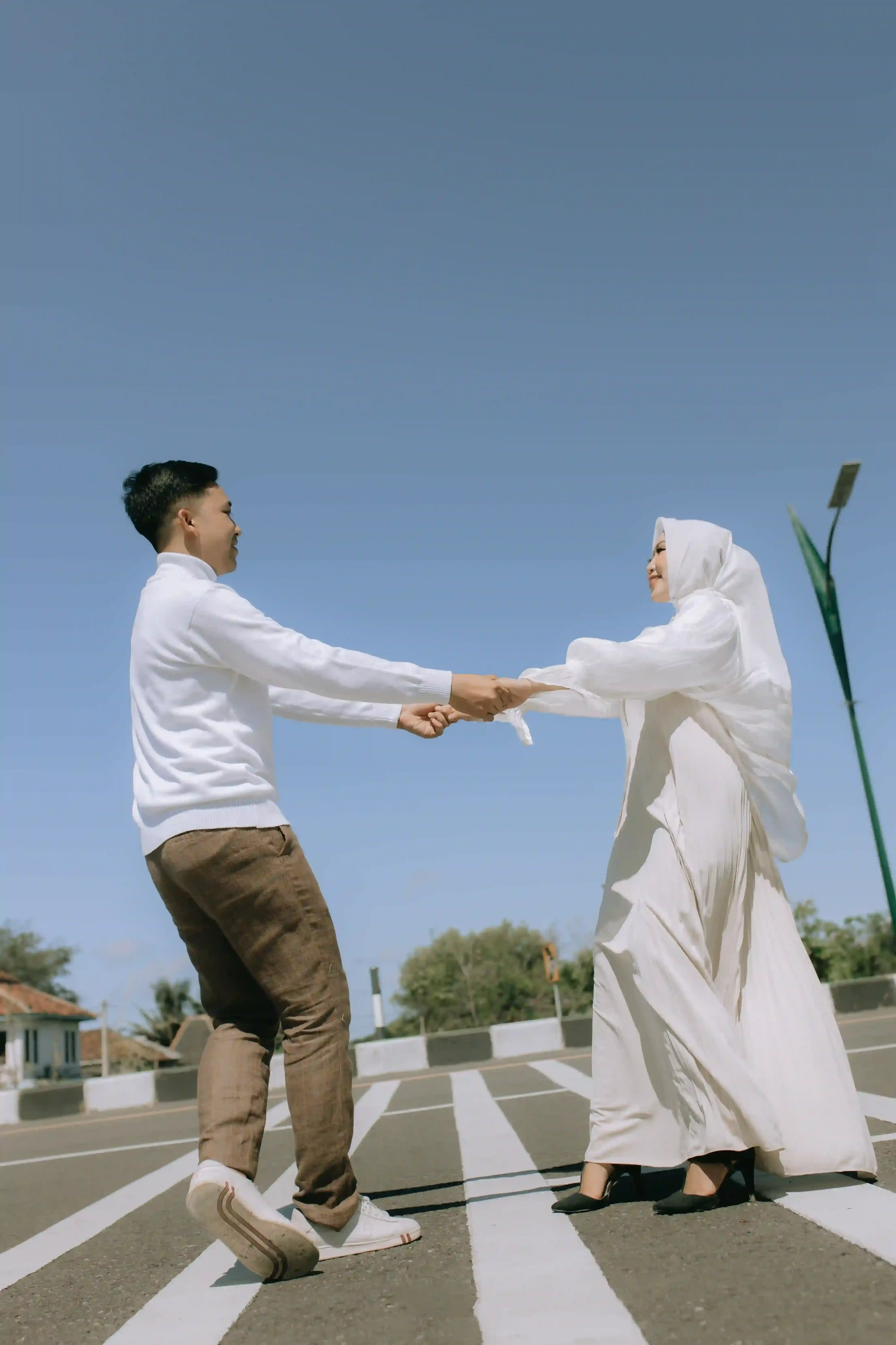 Turtleneck - White - Putih - 2